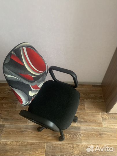 Компьютерное кресло