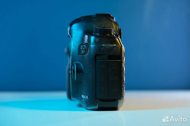 Canon EOS 5D Mark III body