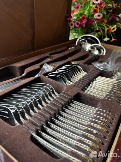 Набор столовых приборов на 12 персон