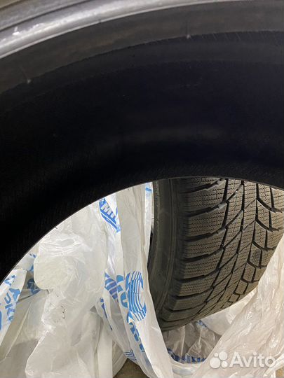 Triangle Sports TH201 235/45 R18 197B