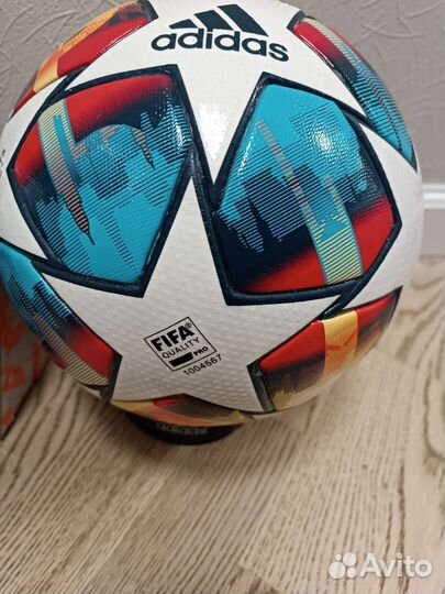 Футбольный мяч Adidas Стамбул 2023 лига чемпионов