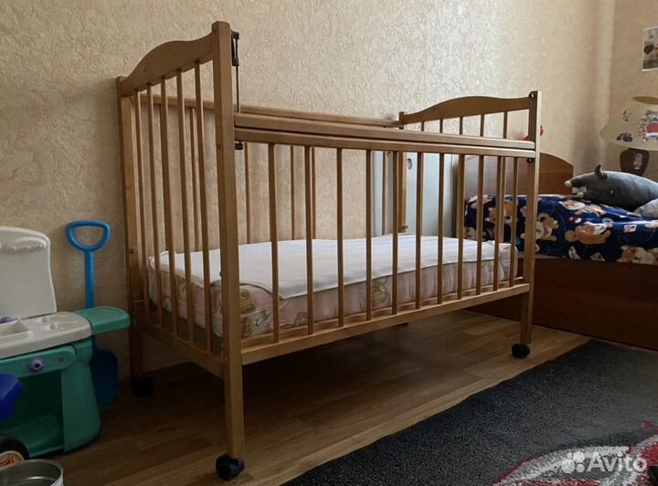 Детская кроватка
