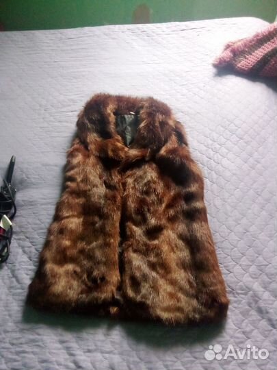Меховая жилетка 42 р