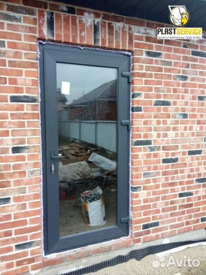 Входные пластиковые двери