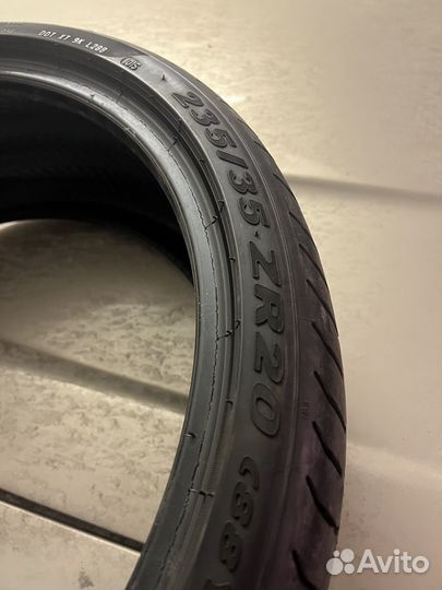 Pirelli P Zero 235/35 R20 и 265/35 R20