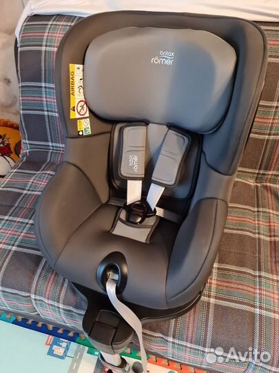 Britax Römer Dualfix 3 i-Size + Flex Base isense