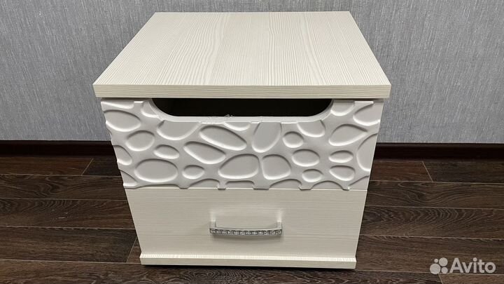 Тумба прикроватная