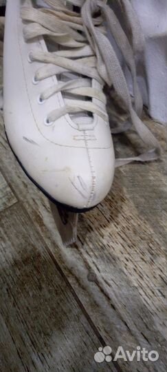 Коньки фигурные 38 размер