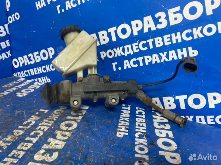 Главный тормозной цилиндр. Iveco Magirus седельный