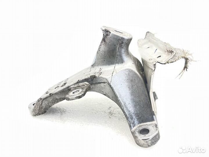 Кронштейн двигателя правый Audi A6 C7 3.0 cgwb