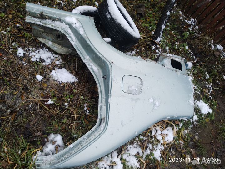 Заднее правое крыло Renault Logan 1