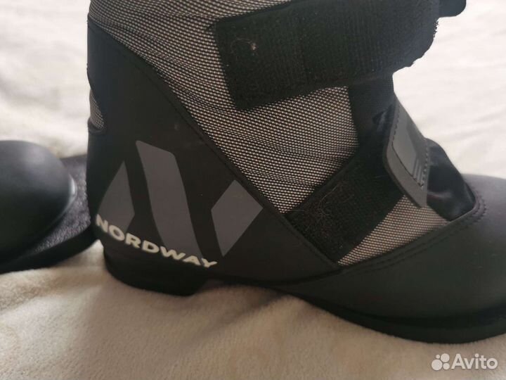 Лыжные ботинки размер 34