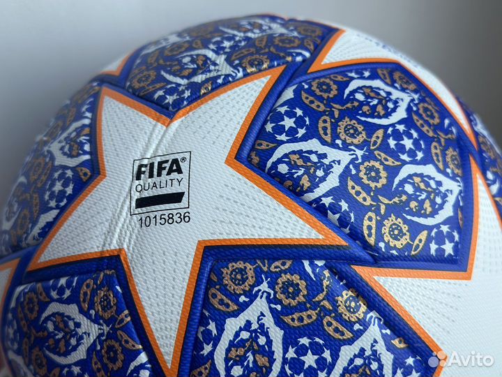 Футбольный мяч