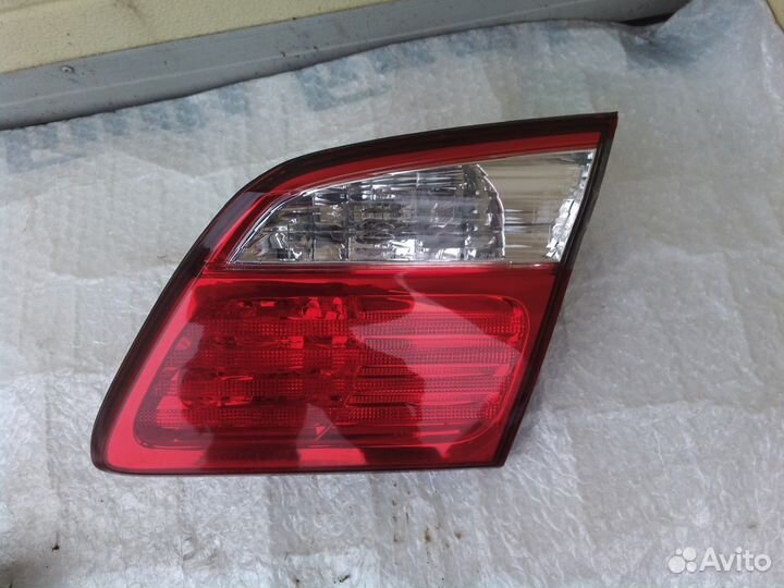 Ниссан Максима А 33-правый фонарь крышки багажника