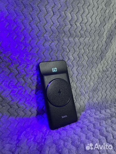 Повербанк Hoco j76 с беспроводной зарядкой