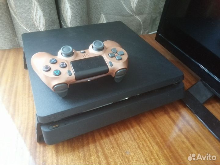 Sony PlayStation 4 slim 1tb + 7 игр