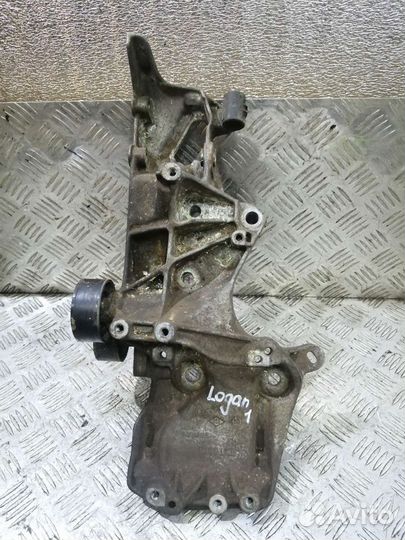 Кронштейн генератора Renault Logan 1