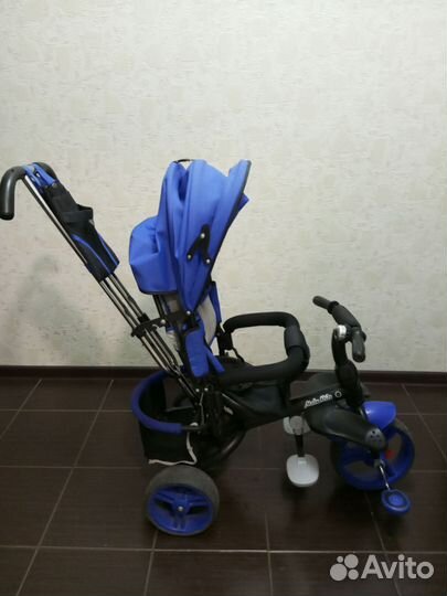 Велосипед трёх колёсный с ручкой