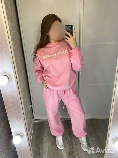 Костюм женский