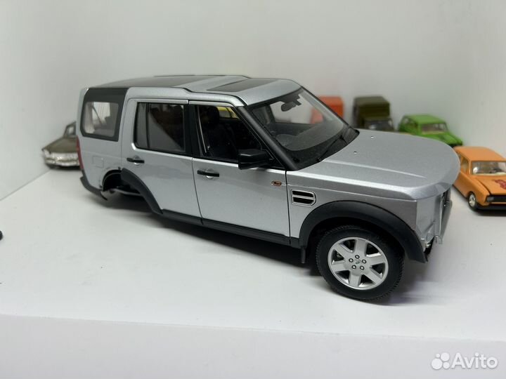 1:18 Land Rover