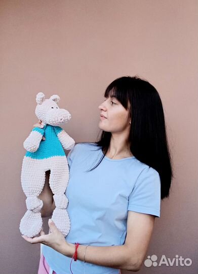 Вязанный бегемотик