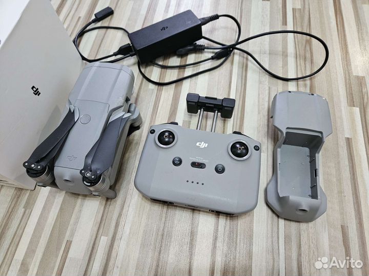 Квадрокоптер DJI mavic air 2