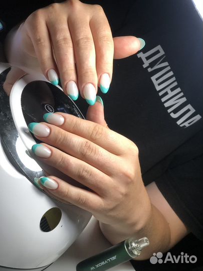 Начинающий мастер маникюра