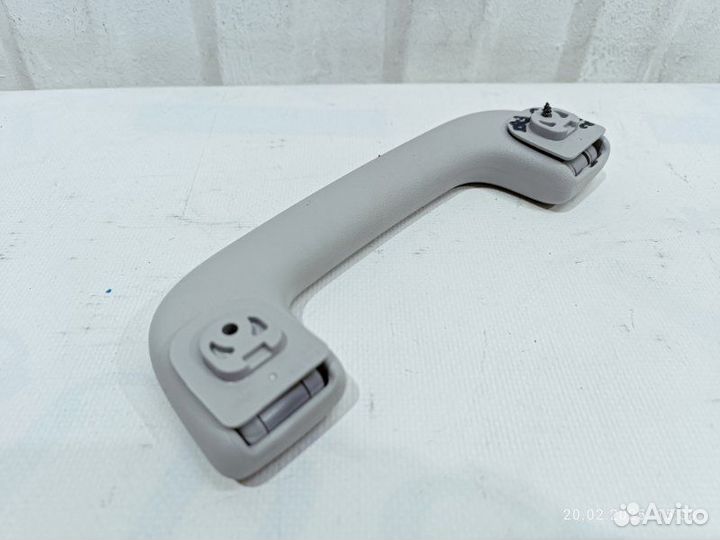 Ручка потолочная задняя правая Kia Seltos SP2 2020