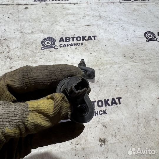 Концевик двери Nissan Primera P11