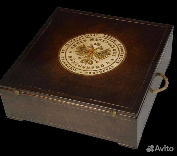 Шахматы ручной работы из янтаря