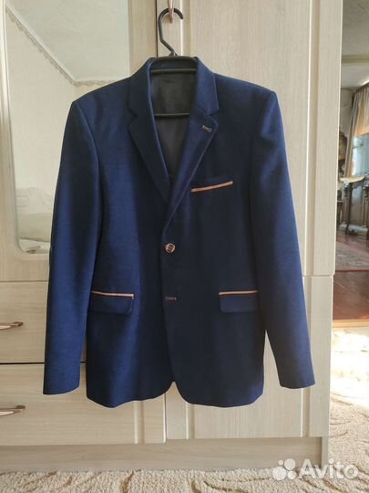 Пиджак приталенный