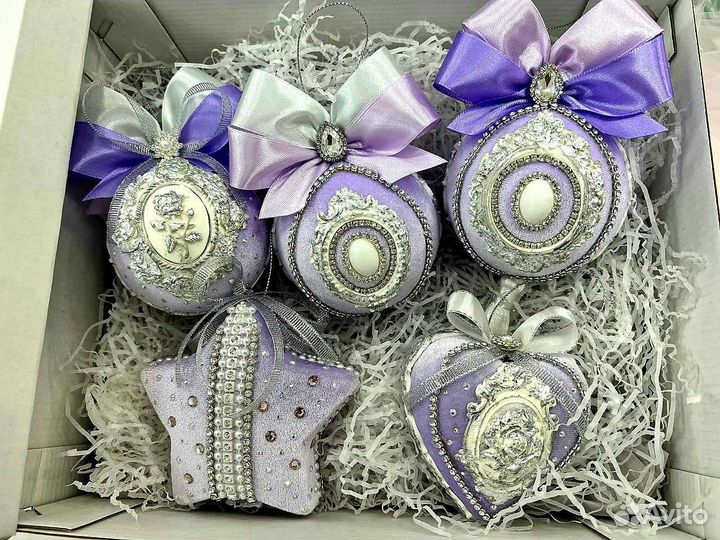 Новогодние ёлочные игрушки