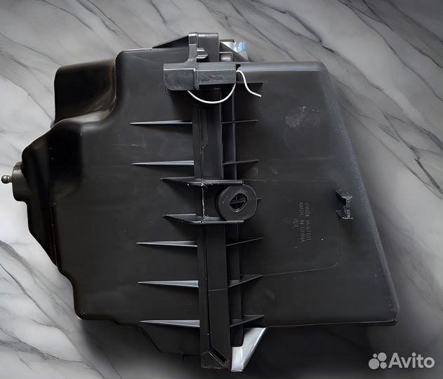 Корпус воздушного фильтра toyota rav 4 lexus