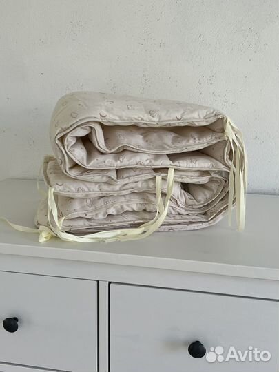 Мягкий бортик на кроватку