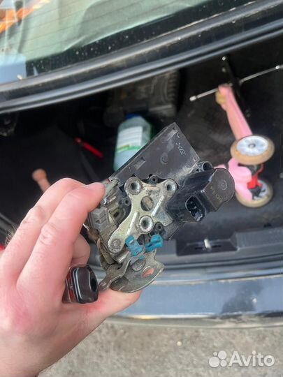 Замок двери передний правый