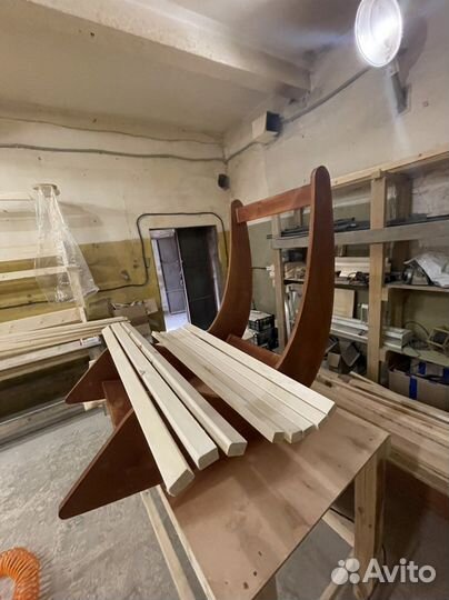 Деревянный шезлонг качалка лежак