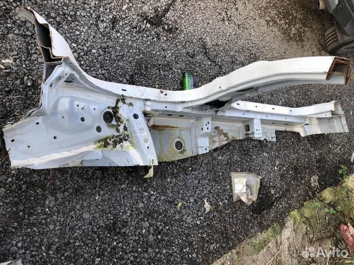 Порог левый Toyota Camry 75