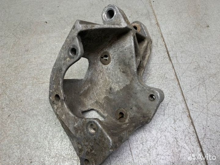 Кронштейн гидроусилителя Volkswagen Sharan 7M 2.0