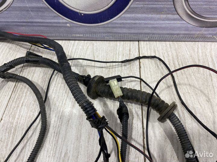 Проводка крышки багажника коса geely MK