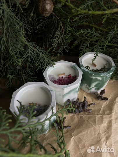 Ароматическая свеча в гипсовом подсвечнике