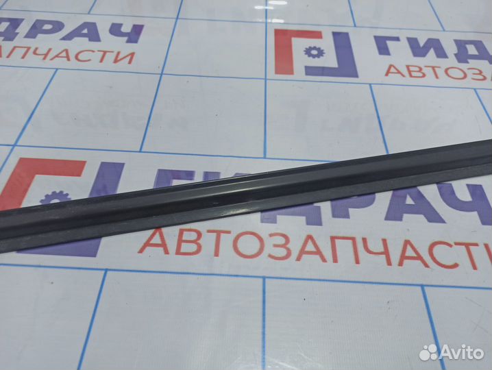 Накладка стекла заднего правого Chery Tiggo T11 T116203220