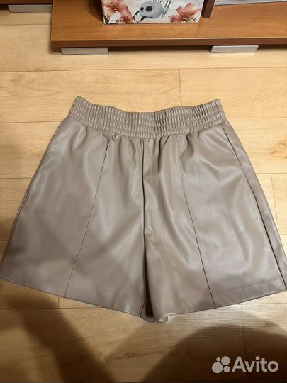 Шорты из эко кожи