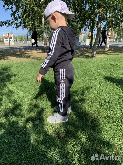 Спортивный костюм adidas