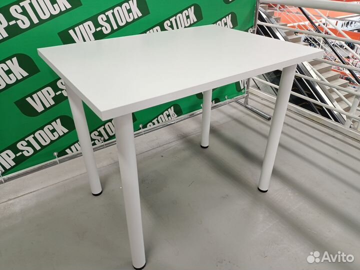 Столы учебные, состояние новых