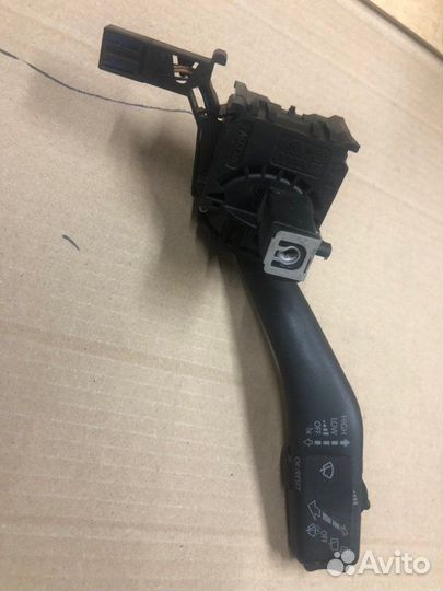 Подрулевой переключатель дворников Volkswagen Golf