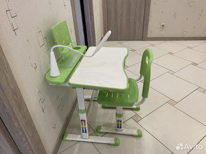 Растущая парта и стул