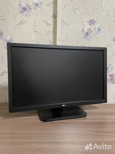 Монитор LG 24 дюйма IPS