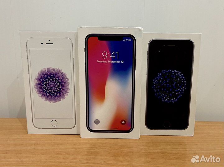 Коробки iPhone X и iPhone 6 с документами разные