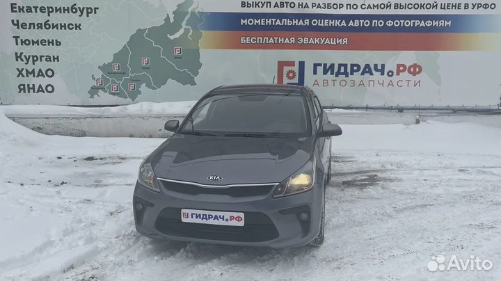 Стекло двери передней правой Kia Rio 4 82410-H0000