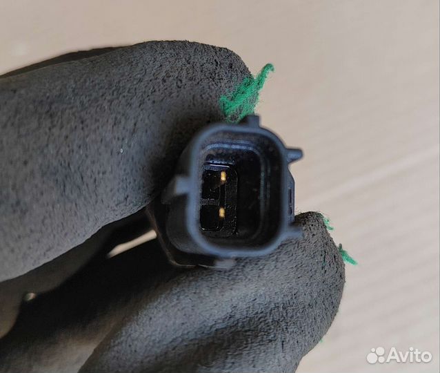 Датчик температуры Mitsubishi Carisma